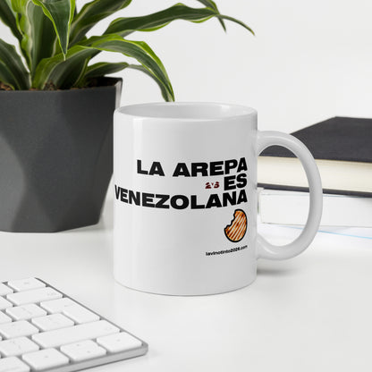 Taza "La Arepa es VENEZOLANA"